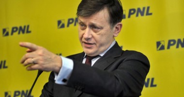 Stire din Politică-Administrație : Temele majore ale națiunii trebuie dezbătute în Parlament