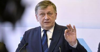 Stire din Politică-Administrație : Crin Antonescu, reacție după ce a fost acuzat că a colaborat cu Securitatea: „Am avut calitatea de urmărit”