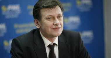Stire din Politică-Administrație : Antonescu își schimbă colegiul și va candida în Teleorman, cu Liviu Dragnea - surse