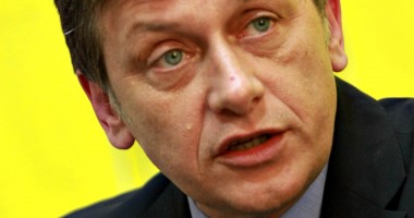 Stire din Politică-Administrație : Crin Antonescu / La reuniunea de la Constanța nu va fi o lansare a candidaturii mele la Președinție