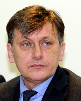 Stire din Politică-Administrație : "Candidatura lui Becali pe listele PNL a fost socotită acceptabilă"
