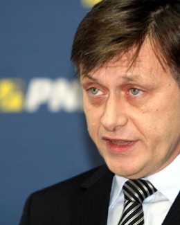 Stire din Politică-Administrație : Crin Antonescu: "Nu îmi lansez candidatura la prezidențiale  la Constanța"