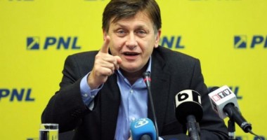 Stire din Politică-Administrație : Conducerea PNL, pregătită de o DEMISIE ÎN BLOC