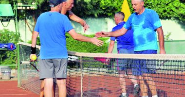 Stire din Sport : Cristian Tudor Popescu, "spulberat" în turul secund al turneului de la TC Idu