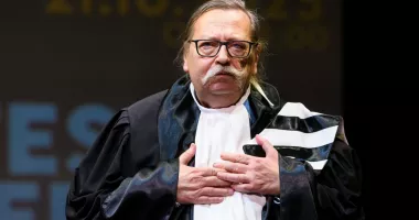 Stire din Actualitate : Doliu la Teatrul "Căluțul de Mare". S-a stins un reputat regizor