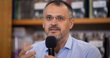Stire din Politică-Administrație : Cristian Ghinea şi-a dat demisia din funcţia de coordonator al Departamentului de Politici Publice al USR