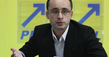 Stire din Sănătate : Cristian Bușoi: "Nu regret că am demisionat din funcția de europarlamentar pentru a conduce CNAS"