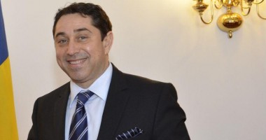 Stire din Economie : Cristian David, ministrul pentru Românii de Pretutindeni, a intrat și el în vizorul DNA