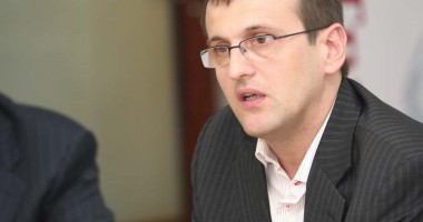 Stire din Politică-Administrație : Cristian Preda: Ideea unui guvern PDL-PSD nu este bună din perspectiva filozofiilor economice