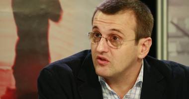 Stire din Politică-Administrație : "La Cotroceni nu poți ajunge de pe locul doi"