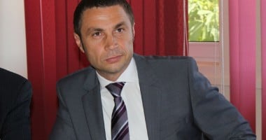 Stire din Politică-Administrație : "Primarul Cristian Radu se va înscrie, până în vară, în PNL"