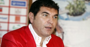 Stire din Eveniment : Cristi Borcea, transportat din nou la spital