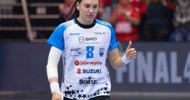Stire din Sport : Nicușor Dan participă la meciul de retragere al Cristinei Neagu, cea mai mare handbalistă din istoria României