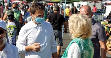 Stire din Politică-Administrație : Primăria Mangalia îi taxează pe comercianţii care nu au certificat de producător pentru marfă
