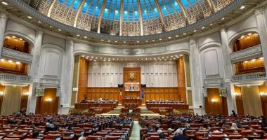 Stire din Social : Au fost stabilite criteriile după care vor fi concediați angajații de la Camera Deputaților