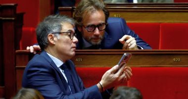 Stire din Actualitate : Criză politică în Franţa. Socialiştii, pregătiţi pentru a forma un nou guvern