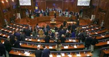 Stire din Actualitate : Criză politică în Kosovo. Alegeri parlamentare la orizont