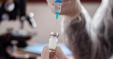 Stire din Sănătate : Dozele de imunoglobulină primite de România acum două săptămâni sunt blocate în depozit. Nu au ajuns nici azi la pacienți