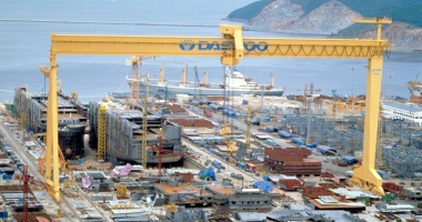 Stire din Economie : Criza din industria navală sud-coreeană a lăsat fără salarii 9.028 de lucrători