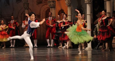 Stire din Cultură-Educație : "Fabrica" de costume de scenă