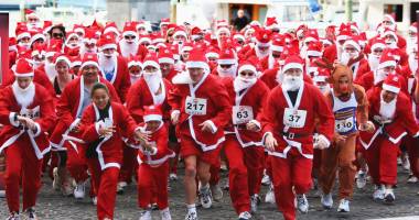 Stire din Sport : Crosul SantaRun! Duminică, alergăm îmbrăcați în Moș Crăciun