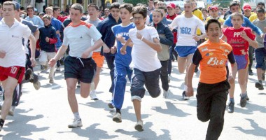 Stire din Sport : Atletism / Află aici câștigătorii Crosului 1 Decembrie