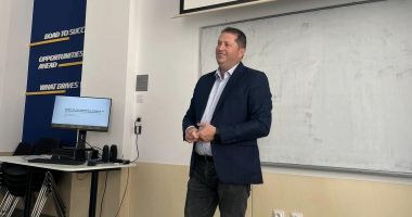 Stire din Politică-Administrație : Primarul Iulian Tudorache, interesat de sistemele termice de stocare a energiei în comuna Crucea