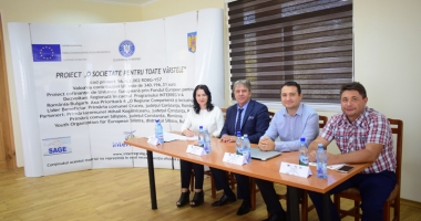 Stire din Social : Primăria Crucea a lansat proiectul "O societate pentru toate vârstele". "Avem nevoie de personal calificat"