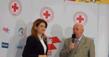 Ce vedete au ajutat Crucea Roșie să strângă alimente pentru nevoiașii Constanței?  (GALERIE FOTO) - 3