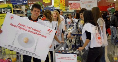 Ce vedete au ajutat Crucea Roșie să strângă alimente pentru nevoiașii Constanței?  (GALERIE FOTO) - 8