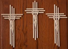 Stire din Eveniment : Un tânăr de 19 ani a atacat-o pe bunica iubitei sale cu un crucifix. A fost dus la Spitalul de Psihiatrie