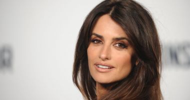 Stire din Actualitate : Penélope Cruz va produce și va fi protagonista debutului regizolar al lui J. Diego Botto