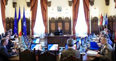 Stire din Politică-Administrație : Ședință CSAT, joi, la Palatul Cotroceni. Victor Ponta, aflat în concediu, va lipsi de la reuniune