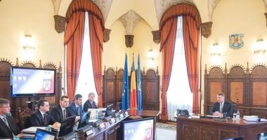 Stire din Politică-Administrație : Preşedintele Klaus Iohannis a convocat CSAT joi, 19 septembrie