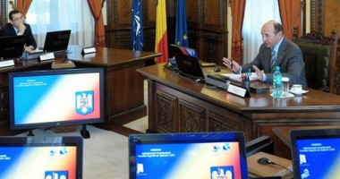 Stire din Politică-Administrație : CSAT se reunește în ședință; pe agendă - stadiul aderării României la Schengen