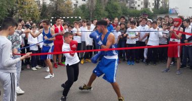 Stire din Sport : Boxul și gimnastica, promovate de sportivii CS Farul la Școala "Remus Opreanu"