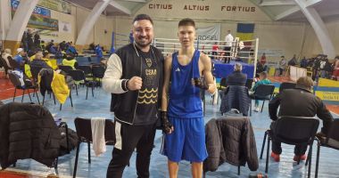 Stire din Sport : Tinerii pugiliști constănţeni participă la Naționalele de cadeți