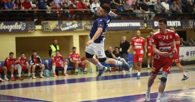 Stire din Sport : Egal dramatic la Constanţa între CSM şi Dinamo Bucureşti