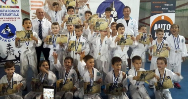 Stire din Sport : Sportivii de la CS Marina, remarcați la Cupa Danubius la Ju-Jitsu
