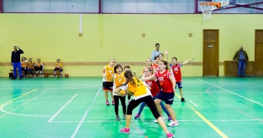 Stire din Sport : CS Phoenix pune în mișcare "Caravana - Sănătate prin Sport"