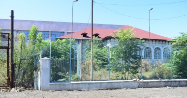CSS 1, năpădit de buruieni! Chiar nu vede nimeni mizeria, nu se găsește o mână de gospodar? - 5