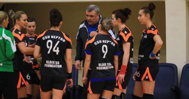 Stire din Sport : Handbal feminin: "Universitarele" au cedat! CSU Neptun, la un pas de retragerea din campionat