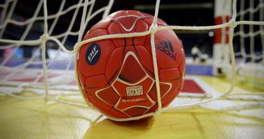 Stire din Sport : CSU Neptun începe urcușul pe "dealul Golgotei"