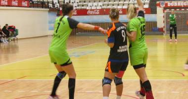 Stire din Sport : Liga Naționala handbal feminin: CSU Neptun, remiză cu HC Dunărea Brăila / Galerie foto