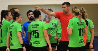 Stire din Sport : Handbal feminin: Florin Cazan s-a retras din staff-ul tehnic al CSU Neptun