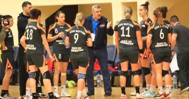 Stire din Sport : Handbal feminin: CSU Neptun, nicio șansă în fața CSM București