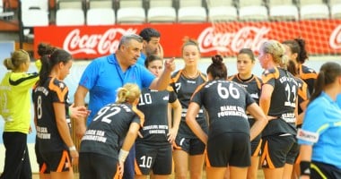 Stire din Sport : Galerie FOTO. Handbal feminin: CSU Neptun a pierdut meciul cu HCM Roman