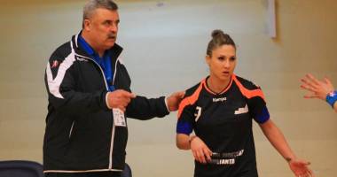 Stire din Sport : Handbal feminin: CSU Neptun, înfrângere pe terenul U Cluj