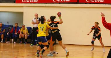 Galerie foto. Liga Națională de handbal feminin: CSU Neptun, înfrântă în ultima "bătălie" din tur - 2