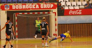 Galerie foto. Liga Națională de handbal feminin: CSU Neptun, înfrântă în ultima "bătălie" din tur - 4